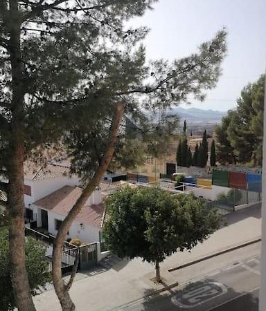 شقة Views, Family & Private Parking In Alto Albayzin غرناطة المظهر الخارجي الصورة